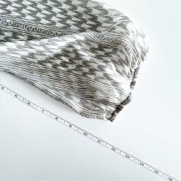 Banana Republic Sheer Blouse Top Gray Cream Elastic Waist Cuffs Women's S - Picture 8 of 8